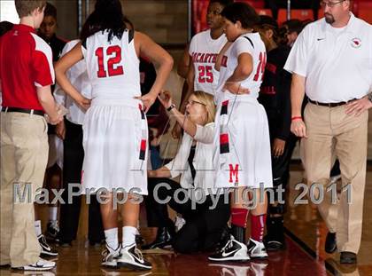 Thumbnail 3 in Midland vs. MacArthur (5A Regional Final Playoffs) photogallery.