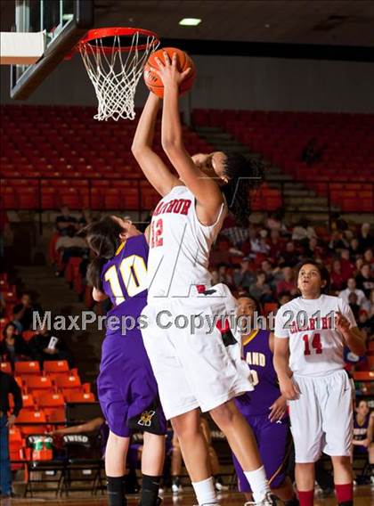 Thumbnail 3 in Midland vs. MacArthur (5A Regional Final Playoffs) photogallery.