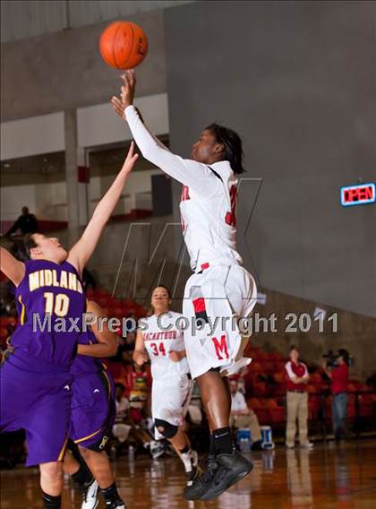 Thumbnail 1 in Midland vs. MacArthur (5A Regional Final Playoffs) photogallery.