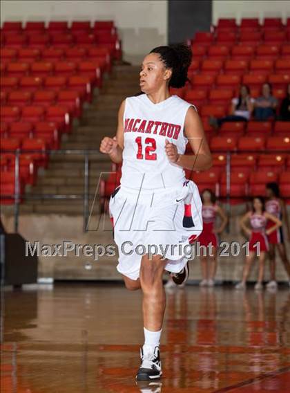 Thumbnail 3 in Midland vs. MacArthur (5A Regional Final Playoffs) photogallery.