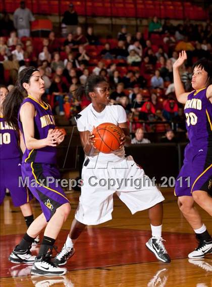 Thumbnail 1 in Midland vs. MacArthur (5A Regional Final Playoffs) photogallery.