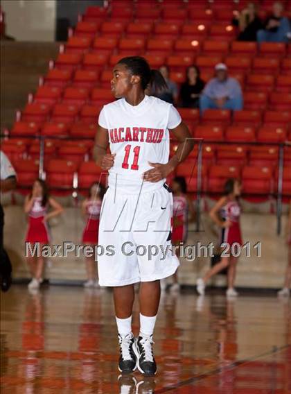 Thumbnail 2 in Midland vs. MacArthur (5A Regional Final Playoffs) photogallery.