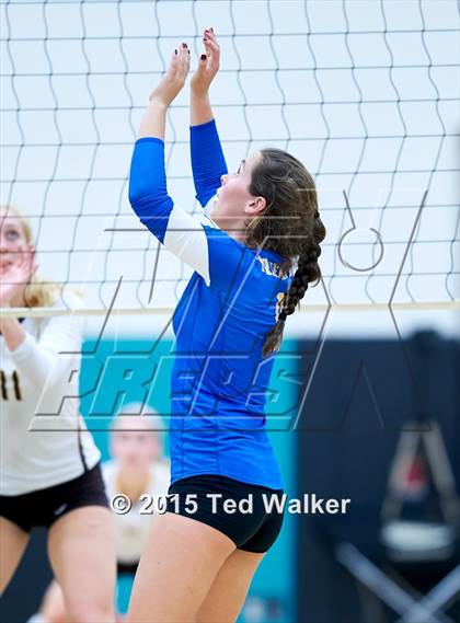 Thumbnail 3 in Saint Francis vs. Presentation (CIF CCS D2 Semifinal) photogallery.