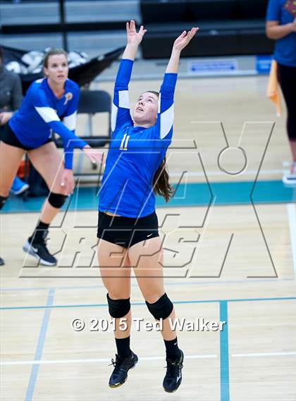 Thumbnail 2 in Saint Francis vs. Presentation (CIF CCS D2 Semifinal) photogallery.