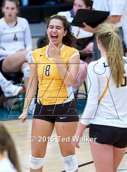 Thumbnail 2 in Saint Francis vs. Presentation (CIF CCS D2 Semifinal) photogallery.