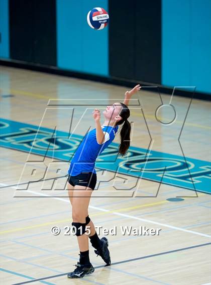 Thumbnail 1 in Saint Francis vs. Presentation (CIF CCS D2 Semifinal) photogallery.