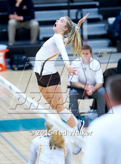 Thumbnail 1 in Saint Francis vs. Presentation (CIF CCS D2 Semifinal) photogallery.