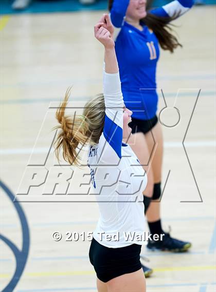 Thumbnail 2 in Saint Francis vs. Presentation (CIF CCS D2 Semifinal) photogallery.