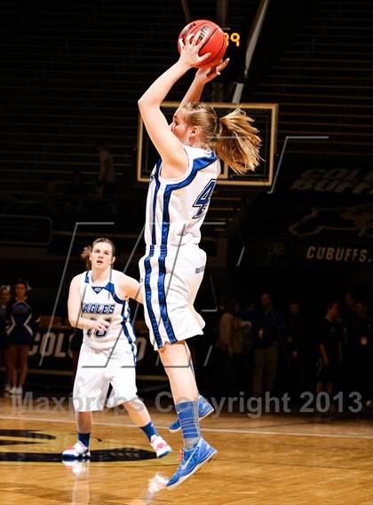Thumbnail 2 in Pueblo South vs. Broomfield (CHSAA 4A Final Four) photogallery.