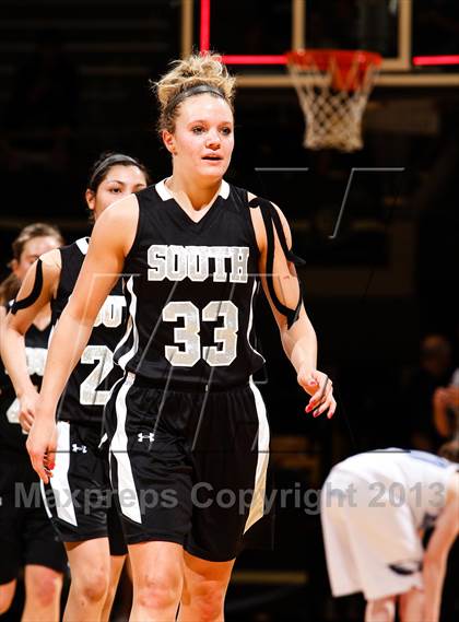 Thumbnail 1 in Pueblo South vs. Broomfield (CHSAA 4A Final Four) photogallery.