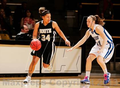 Thumbnail 1 in Pueblo South vs. Broomfield (CHSAA 4A Final Four) photogallery.