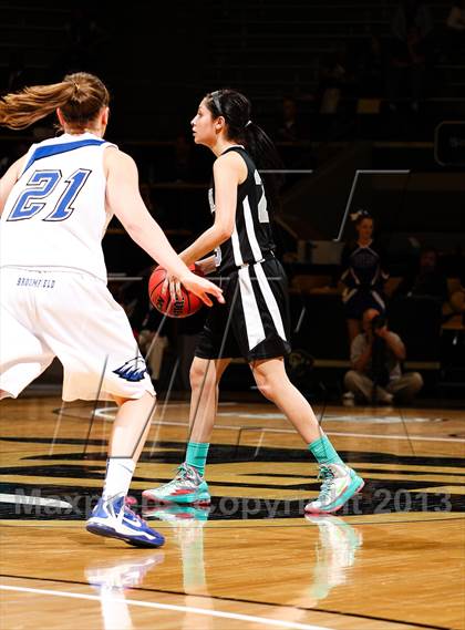 Thumbnail 2 in Pueblo South vs. Broomfield (CHSAA 4A Final Four) photogallery.