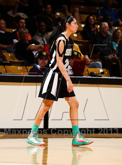 Thumbnail 2 in Pueblo South vs. Broomfield (CHSAA 4A Final Four) photogallery.