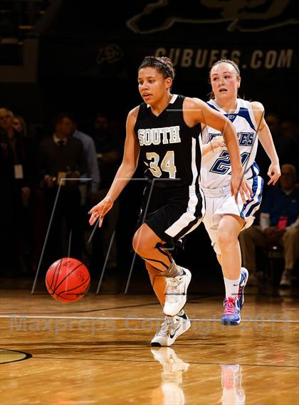 Thumbnail 2 in Pueblo South vs. Broomfield (CHSAA 4A Final Four) photogallery.