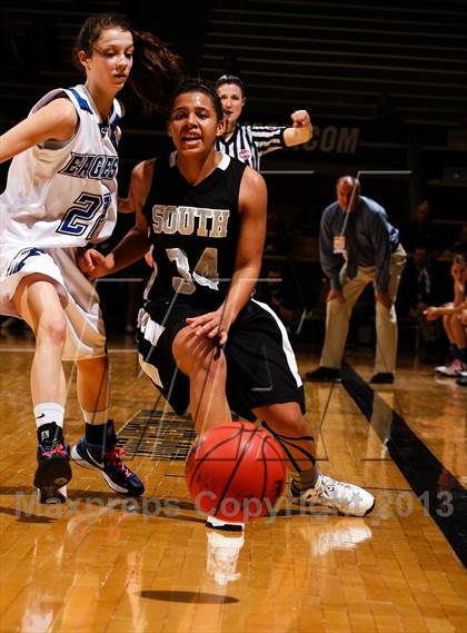 Thumbnail 2 in Pueblo South vs. Broomfield (CHSAA 4A Final Four) photogallery.
