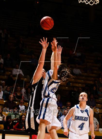 Thumbnail 3 in Pueblo South vs. Broomfield (CHSAA 4A Final Four) photogallery.