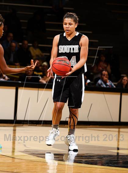Thumbnail 3 in Pueblo South vs. Broomfield (CHSAA 4A Final Four) photogallery.