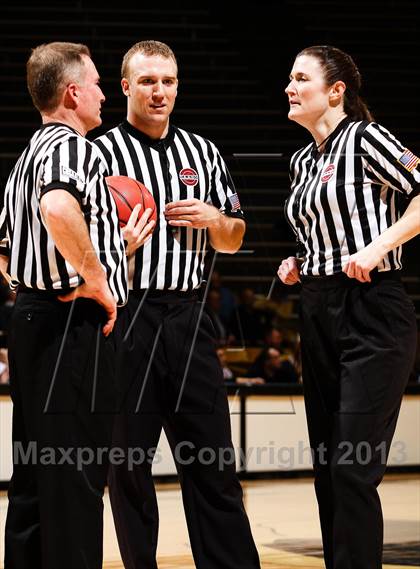 Thumbnail 3 in Pueblo South vs. Broomfield (CHSAA 4A Final Four) photogallery.