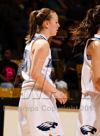 Thumbnail 2 in Pueblo South vs. Broomfield (CHSAA 4A Final Four) photogallery.