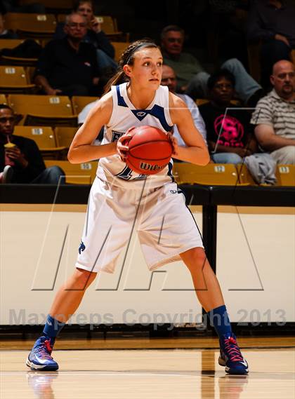 Thumbnail 2 in Pueblo South vs. Broomfield (CHSAA 4A Final Four) photogallery.