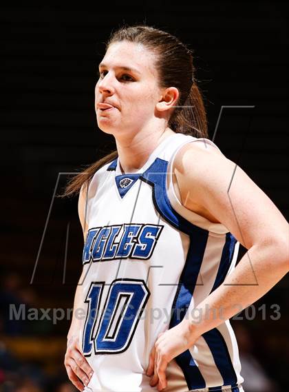 Thumbnail 3 in Pueblo South vs. Broomfield (CHSAA 4A Final Four) photogallery.