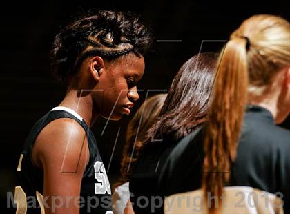 Thumbnail 2 in Pueblo South vs. Broomfield (CHSAA 4A Final Four) photogallery.