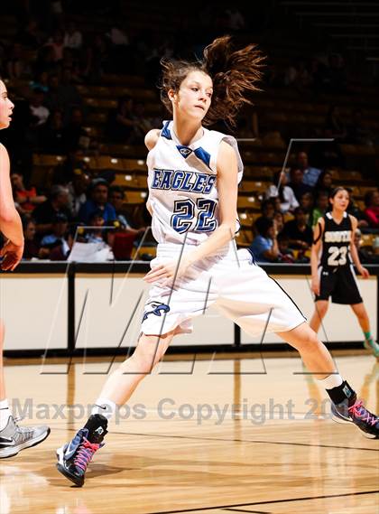 Thumbnail 3 in Pueblo South vs. Broomfield (CHSAA 4A Final Four) photogallery.