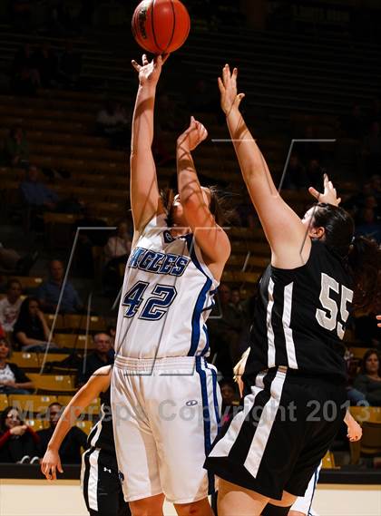 Thumbnail 1 in Pueblo South vs. Broomfield (CHSAA 4A Final Four) photogallery.