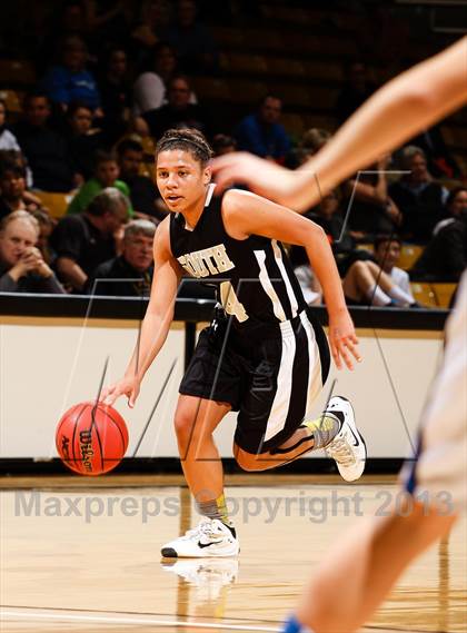 Thumbnail 1 in Pueblo South vs. Broomfield (CHSAA 4A Final Four) photogallery.