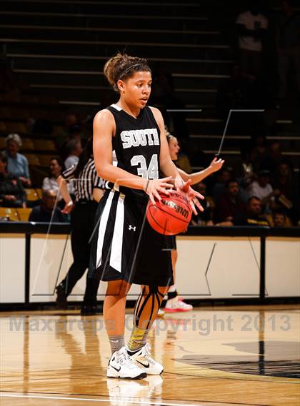 Thumbnail 3 in Pueblo South vs. Broomfield (CHSAA 4A Final Four) photogallery.