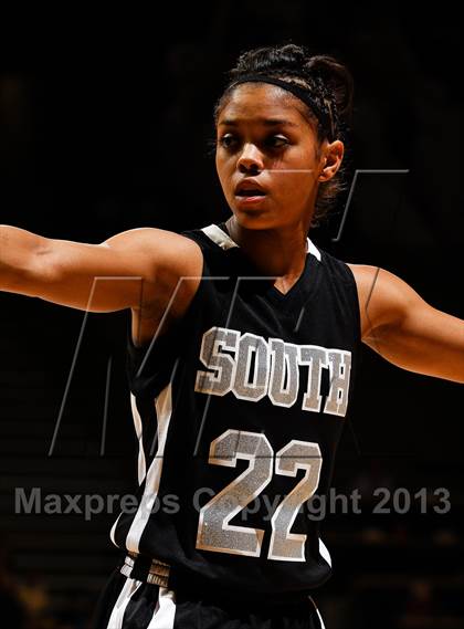 Thumbnail 2 in Pueblo South vs. Broomfield (CHSAA 4A Final Four) photogallery.
