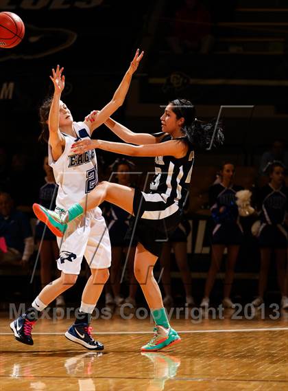 Thumbnail 2 in Pueblo South vs. Broomfield (CHSAA 4A Final Four) photogallery.