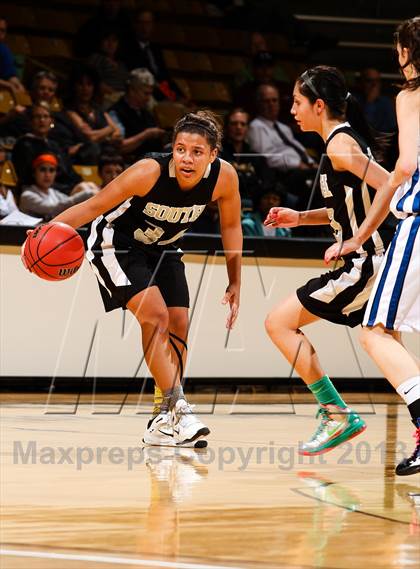 Thumbnail 2 in Pueblo South vs. Broomfield (CHSAA 4A Final Four) photogallery.