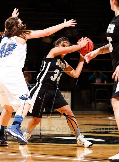 Thumbnail 2 in Pueblo South vs. Broomfield (CHSAA 4A Final Four) photogallery.