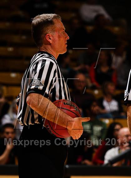 Thumbnail 3 in Pueblo South vs. Broomfield (CHSAA 4A Final Four) photogallery.