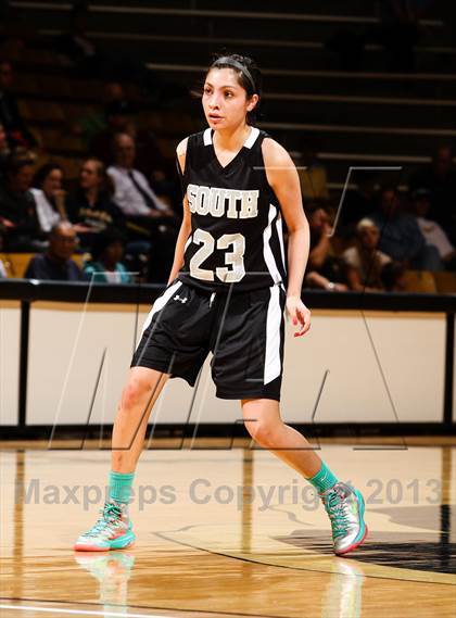 Thumbnail 2 in Pueblo South vs. Broomfield (CHSAA 4A Final Four) photogallery.