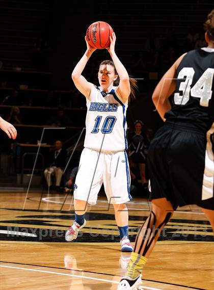 Thumbnail 1 in Pueblo South vs. Broomfield (CHSAA 4A Final Four) photogallery.