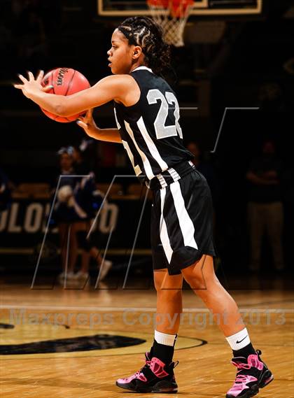 Thumbnail 3 in Pueblo South vs. Broomfield (CHSAA 4A Final Four) photogallery.