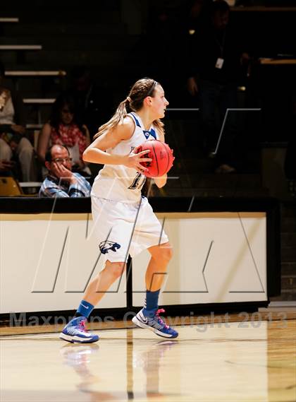 Thumbnail 1 in Pueblo South vs. Broomfield (CHSAA 4A Final Four) photogallery.