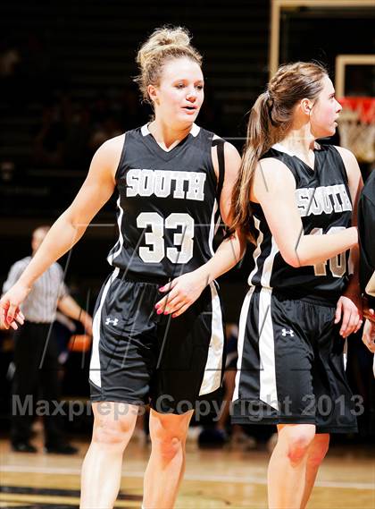 Thumbnail 3 in Pueblo South vs. Broomfield (CHSAA 4A Final Four) photogallery.