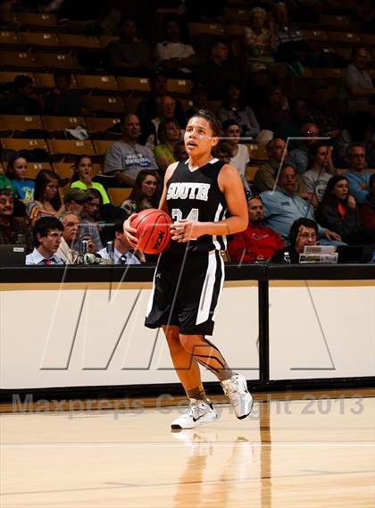 Thumbnail 2 in Pueblo South vs. Broomfield (CHSAA 4A Final Four) photogallery.