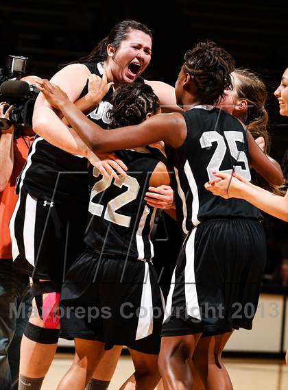 Thumbnail 2 in Pueblo South vs. Broomfield (CHSAA 4A Final Four) photogallery.
