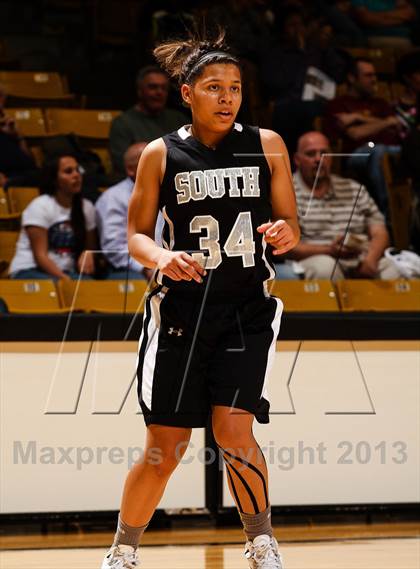 Thumbnail 3 in Pueblo South vs. Broomfield (CHSAA 4A Final Four) photogallery.