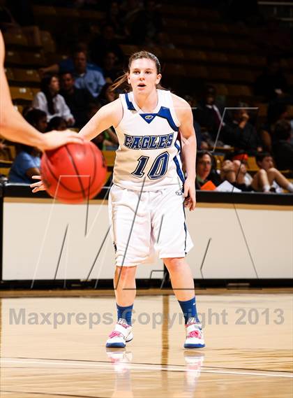 Thumbnail 3 in Pueblo South vs. Broomfield (CHSAA 4A Final Four) photogallery.