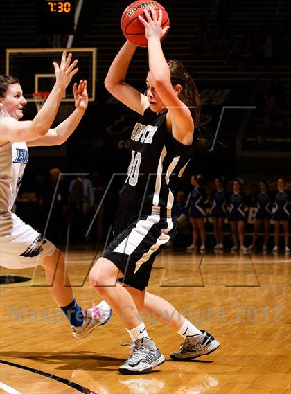 Thumbnail 1 in Pueblo South vs. Broomfield (CHSAA 4A Final Four) photogallery.