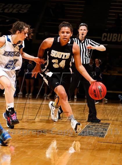 Thumbnail 1 in Pueblo South vs. Broomfield (CHSAA 4A Final Four) photogallery.