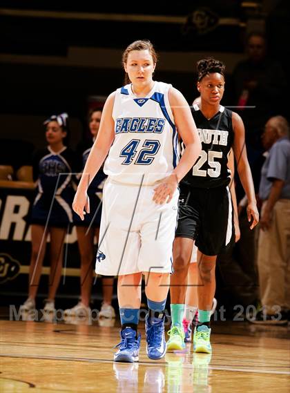 Thumbnail 3 in Pueblo South vs. Broomfield (CHSAA 4A Final Four) photogallery.