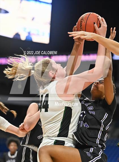 Thumbnail 3 in Cedar Park vs College Station (UIL 5A State Semifinal) photogallery.