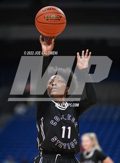 Thumbnail 1 in Cedar Park vs College Station (UIL 5A State Semifinal) photogallery.