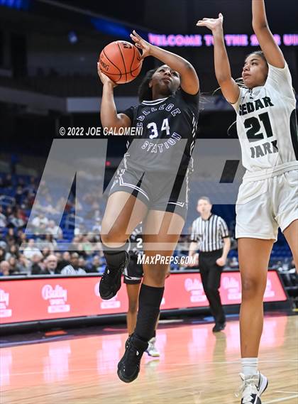Thumbnail 2 in Cedar Park vs College Station (UIL 5A State Semifinal) photogallery.